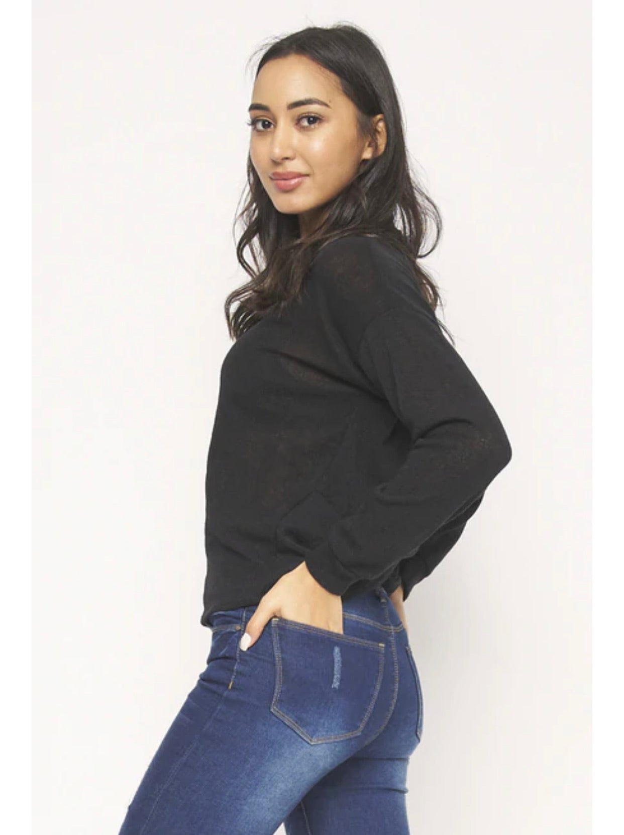LONG SLEEVE ROUND NECK OPEN BACK KNOTT DETAIL THIN KNIT TOP